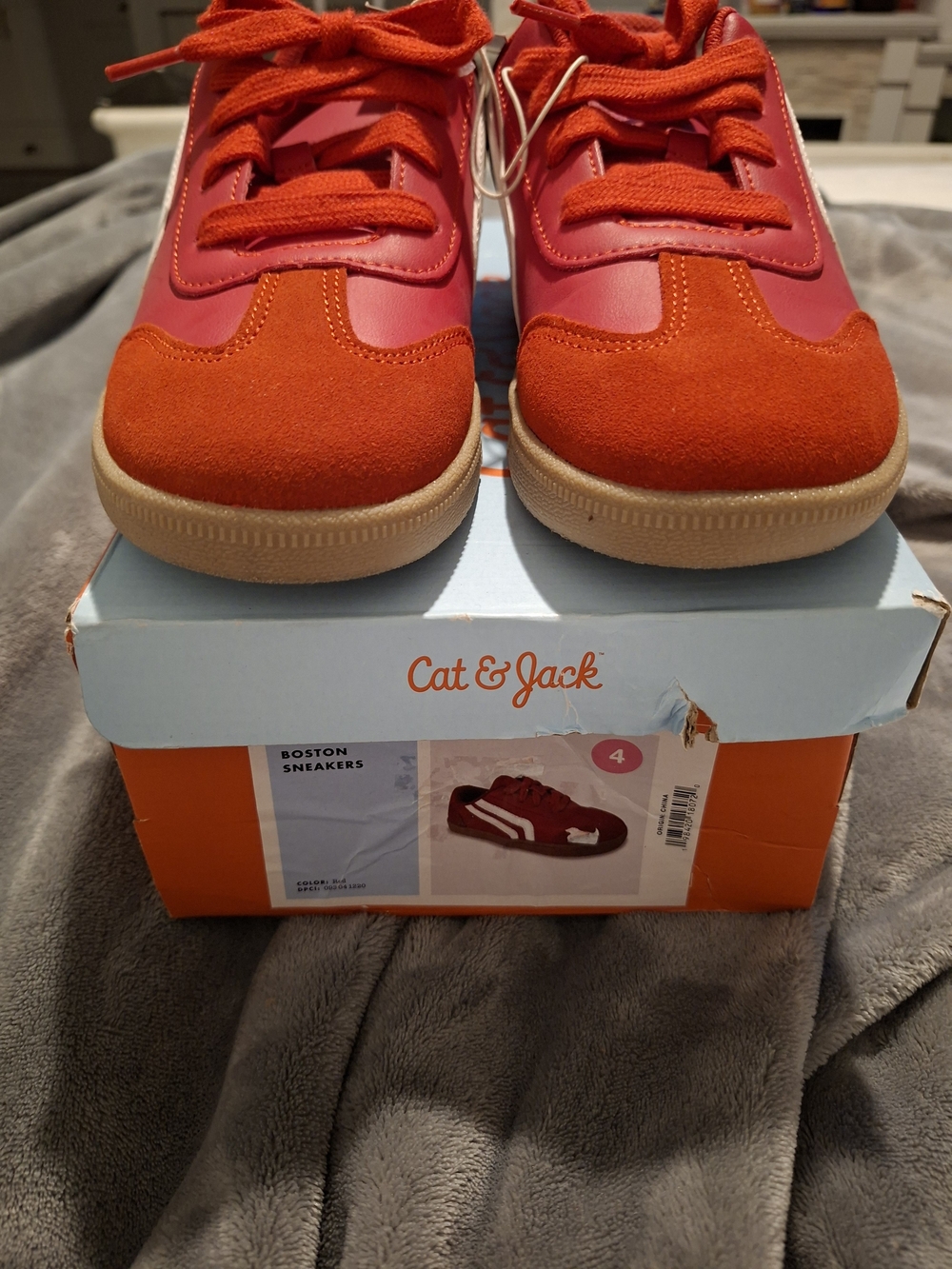 Cat & Jack Kids' Red Boston Sneakers Size 4, New (S0027)